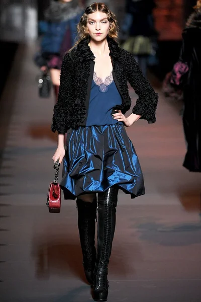 Look 9